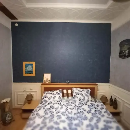 Warm Comfy Apartment